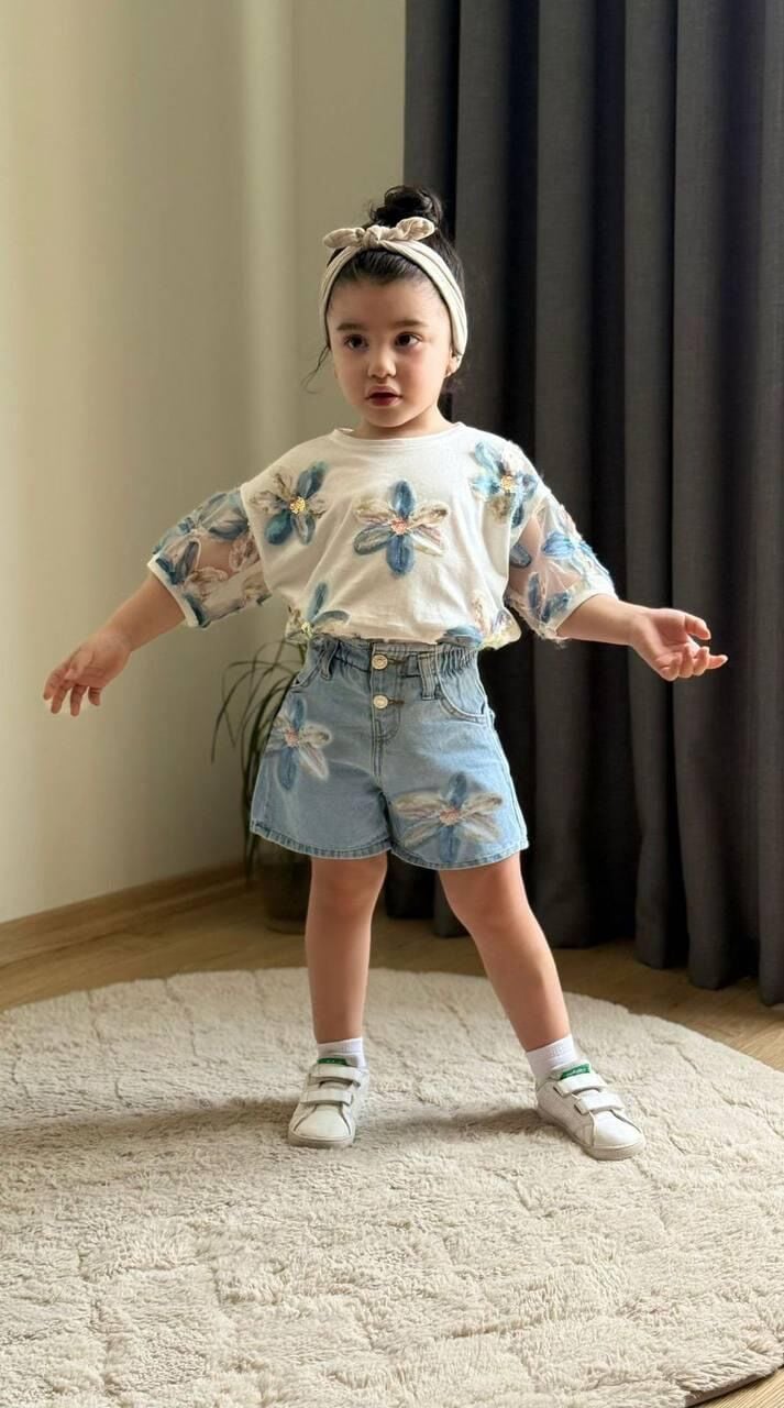 Kız çocuk çiçekli denim şortlu takım