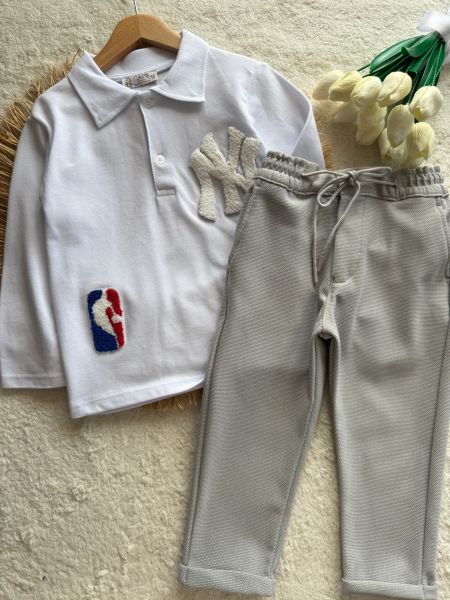 Jogger pantolonlu erkek çocuk takım